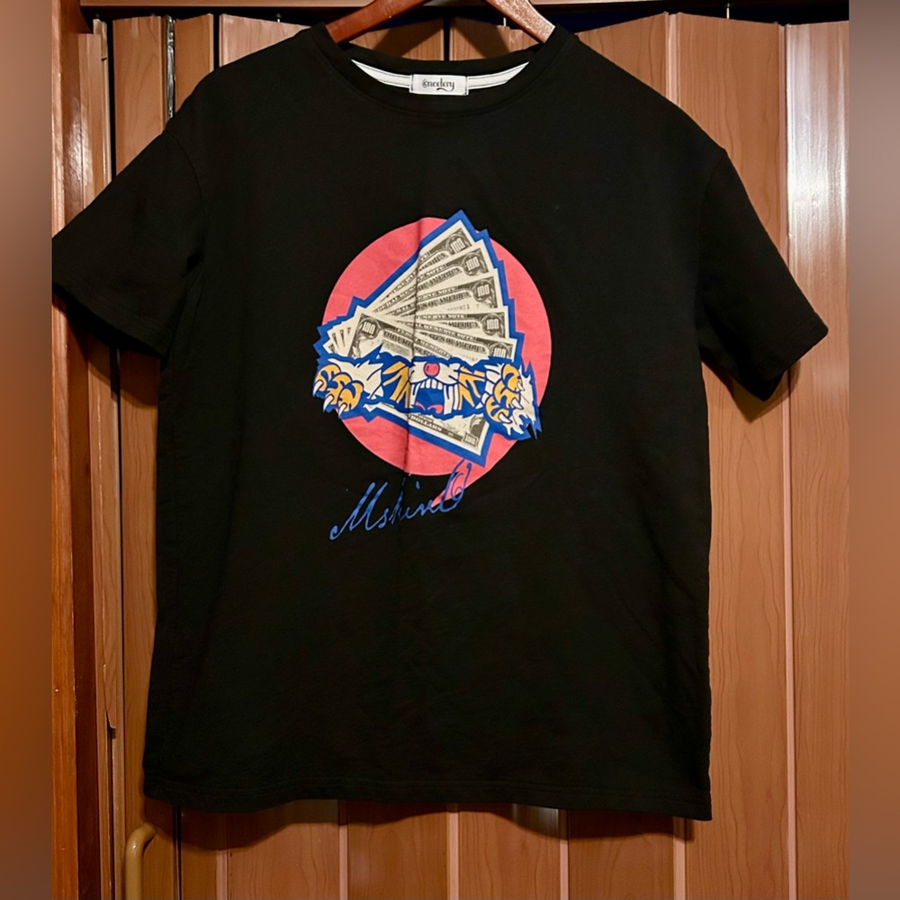 Concetery Graphic T Shirt size large